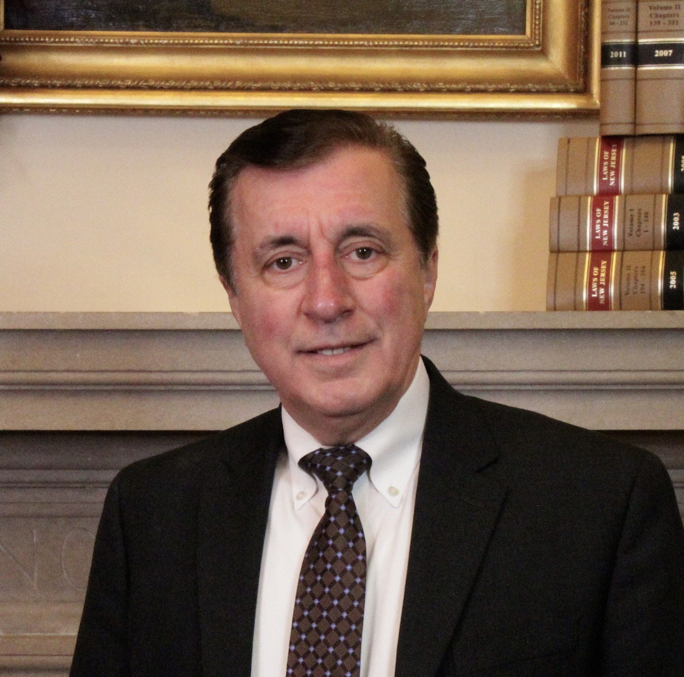 Burzchelli Jan 24 headshot 2